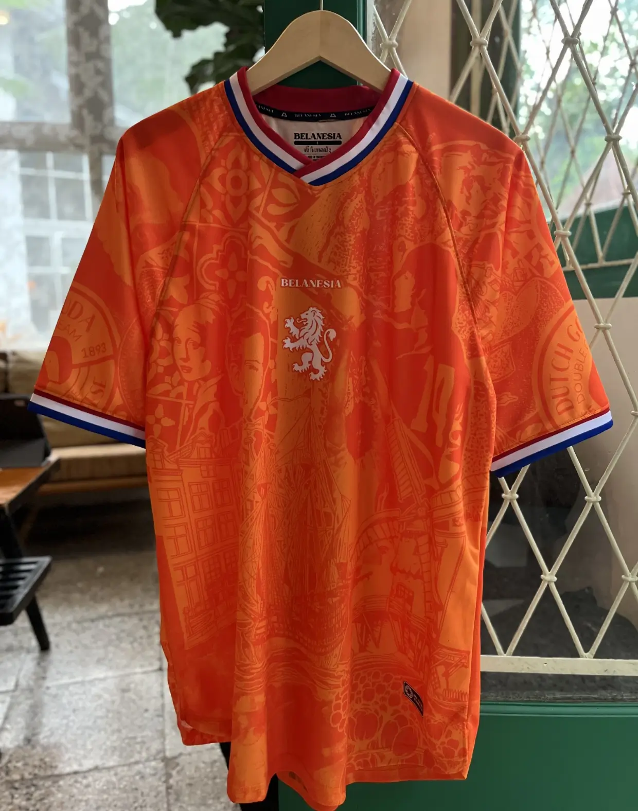 Studentenkak King's Day shirts on the street