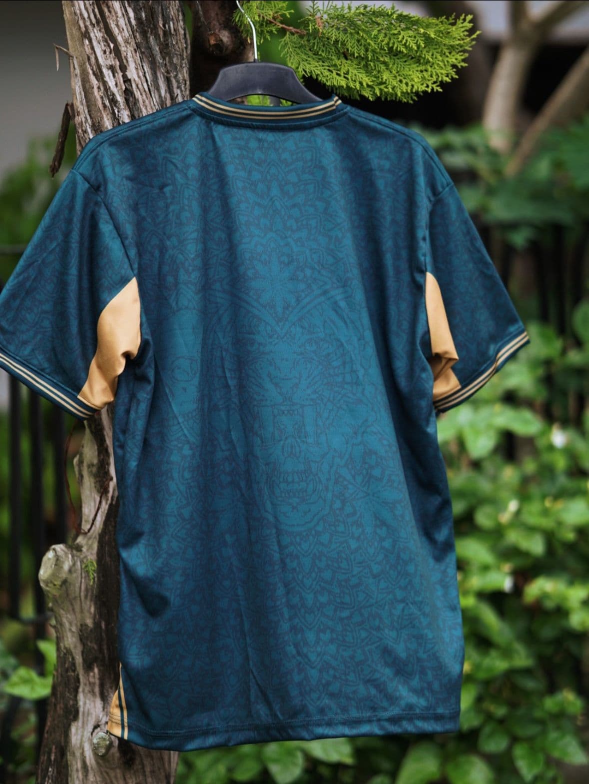 Robert's shirt - tattoo detail